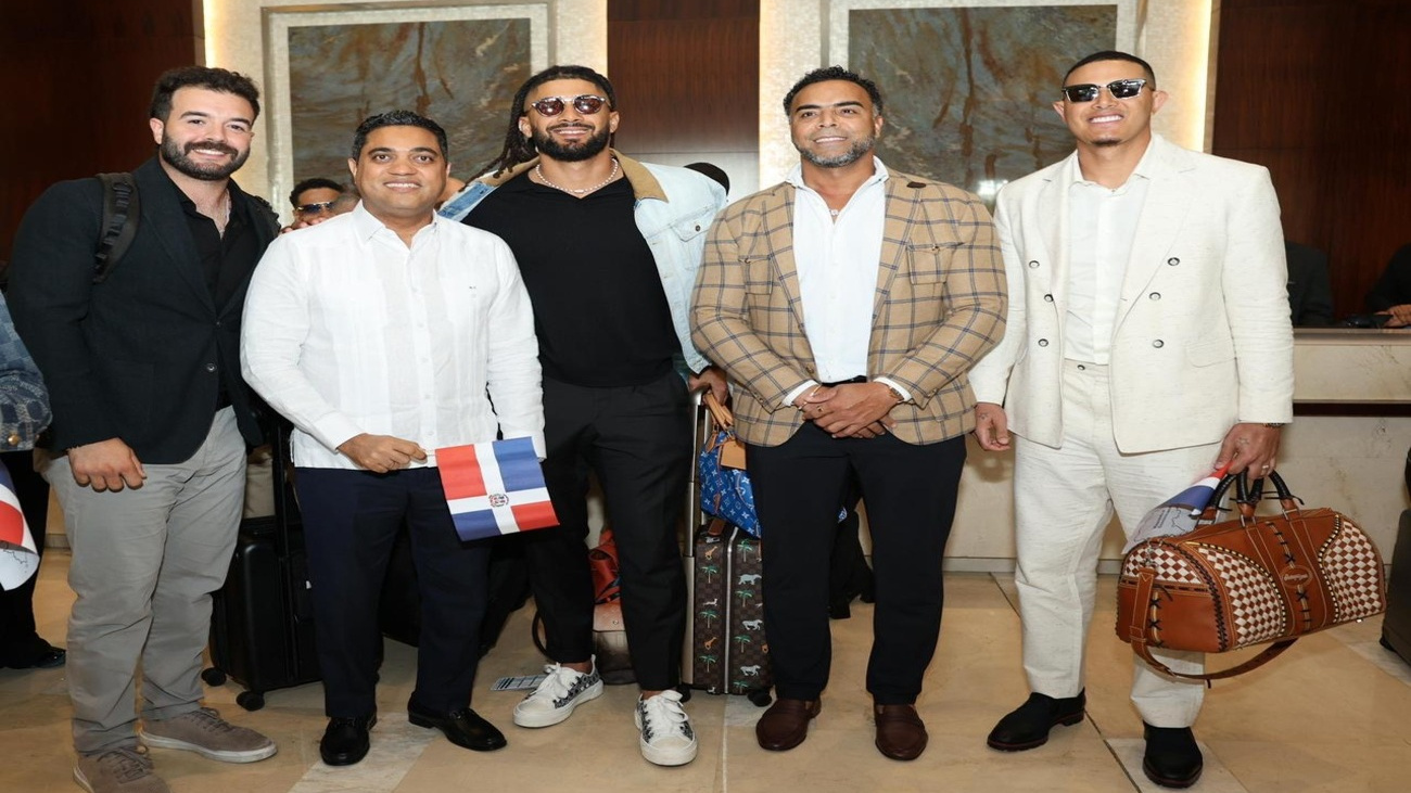 Ministro de Deportes recibe al equipo dominicano del Clásico Mundial de Béisbol 2026